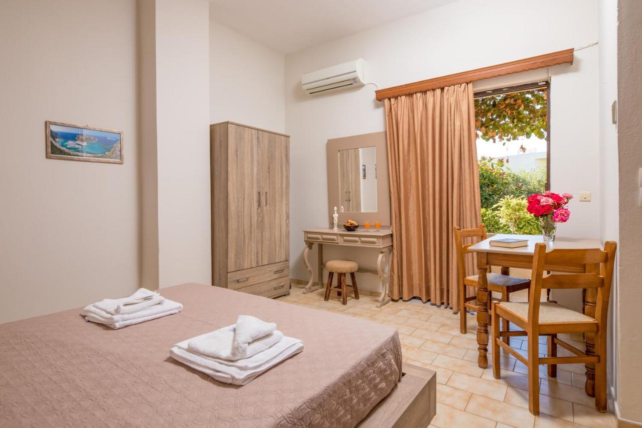 Esperia Apartments พลาตาเนส ภายนอก รูปภาพ