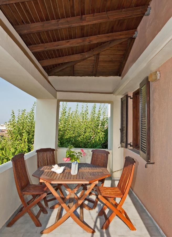 Esperia Apartments พลาตาเนส ภายนอก รูปภาพ